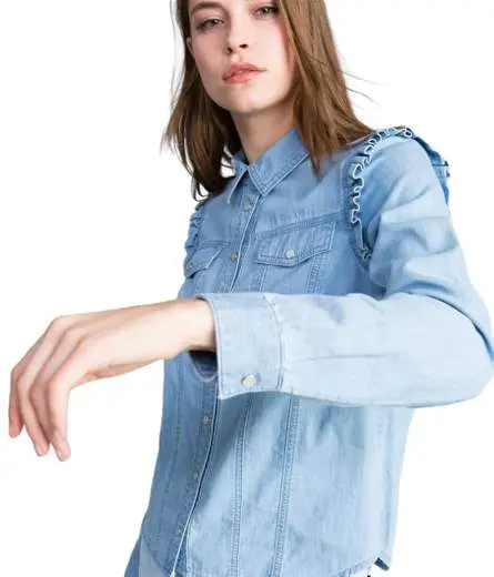 Camicia Twinset JA82U4 Blu in light denim di linea dritta, chiusa da bottoni Twinset JA82U4 BLU