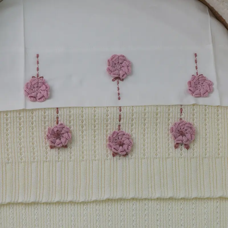 LENZUOLA CON FIORI IN LANA