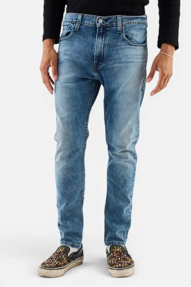 Levi's — Jeans