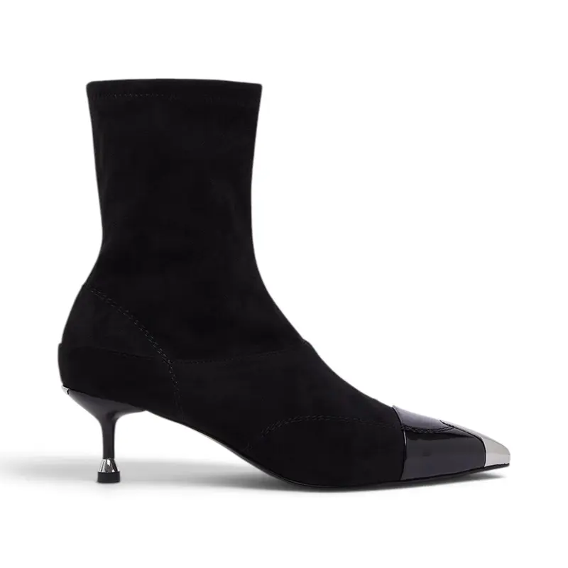 Stivaletti donna con puntale metallico